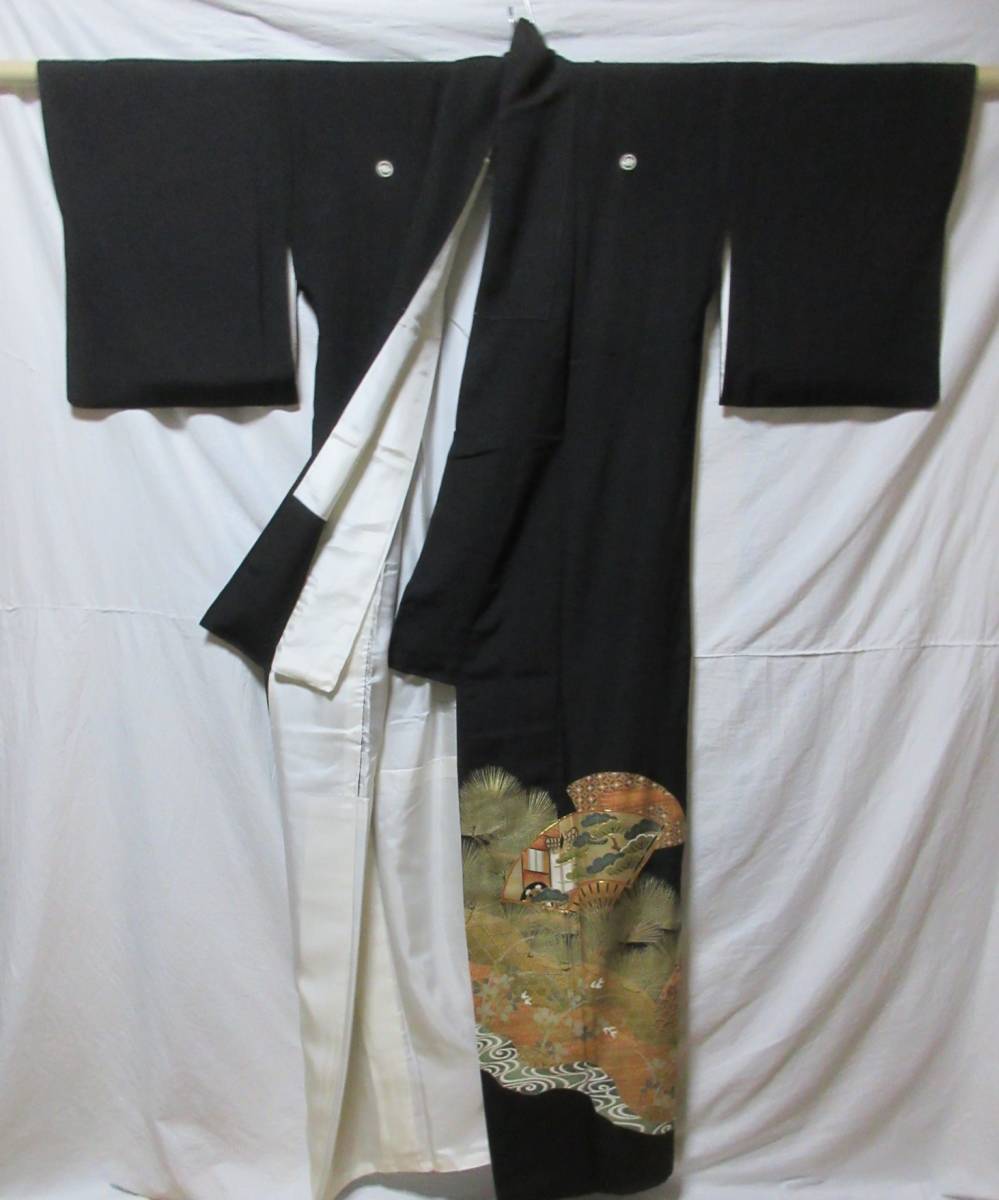 ◆女性　着物　黒留袖 金糸 刺繍 【扇、松】 身丈約161cm /裄丈約66cm