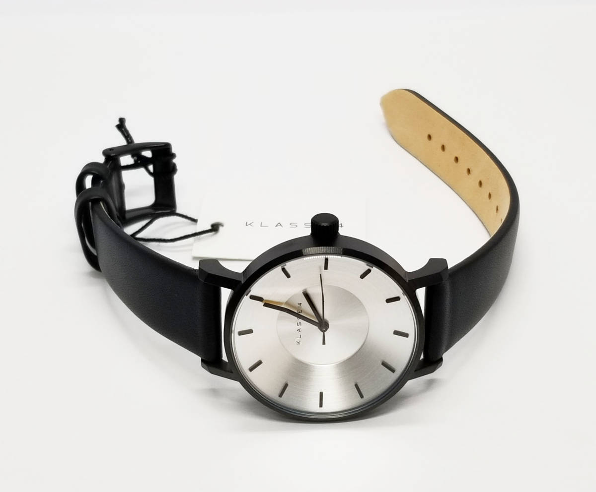 【送料無料】Klasse14 腕時計 シルバー 36mm ブラック レザーベルト VO14BK001W　(予備電池付き)