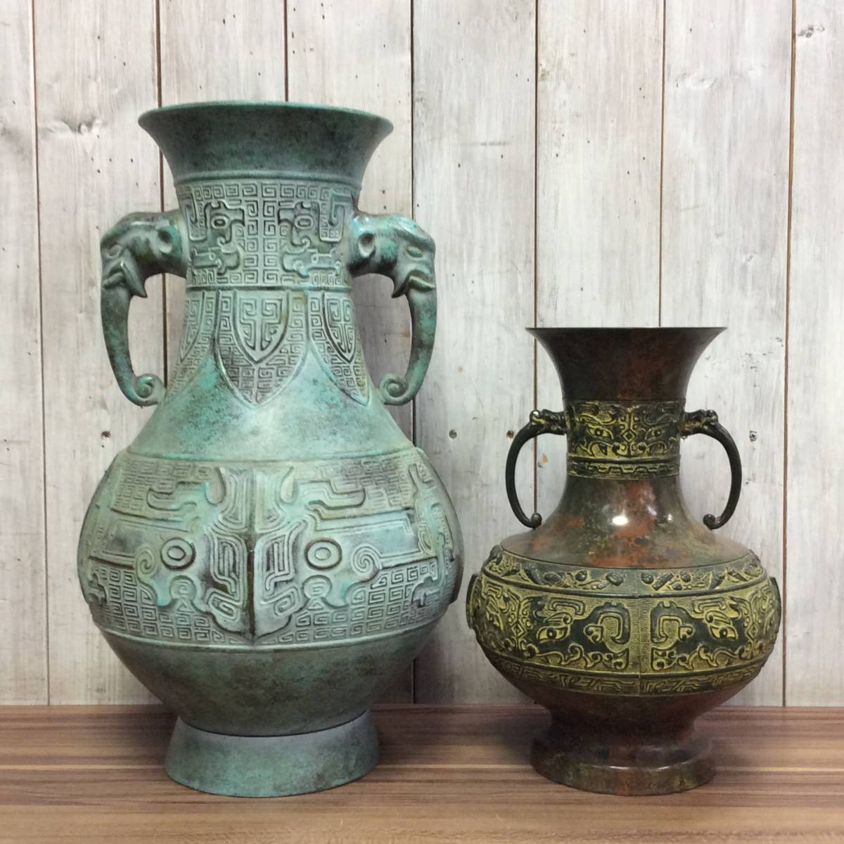 Yahoo!オークション - 【MH-2021】中古品 青銅 壺 花瓶 2点 Yahoo!オークション - 【MH-2021】中古品 青銅 壺 花瓶 2点