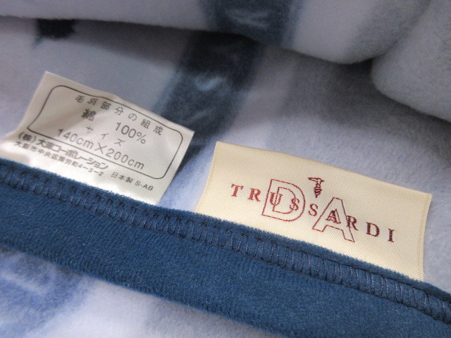 14OH2631 TRUSSARDI トラサルディ /HIROKO KOSINO ヒロココシノ　毛布２枚セット　_画像4