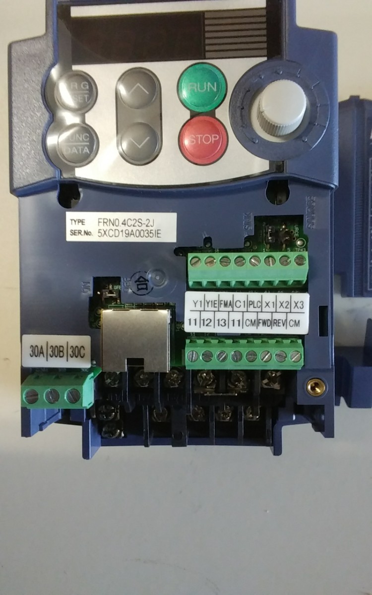 富士電機 インバータ FRN0 4C2S-2J 3Φ200V 0 4Kw|Yahoo!フリマ 富士電機 インバータ FRN0 4C2S-2J 3Φ200V 0 4Kw|Yahoo!フリマ
