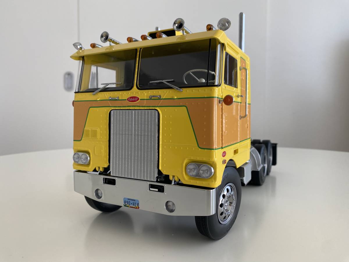 商用車、公用車 ROAD KINGS 1/18 Peterbilt 352 Pacemaker 1977-1979 yellow/brow