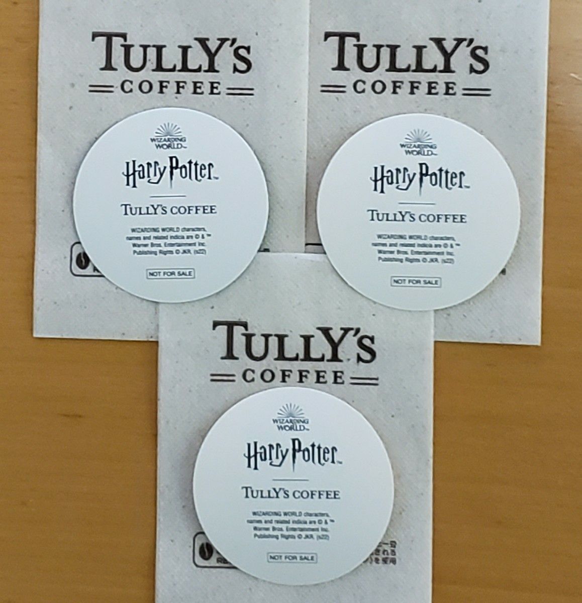 【非売品♪】タリーズコーヒー　＊ハリー・ポッター　ステッカー　３枚。(スリザリン＋ハッフルパフ＋グリフィンドール)　TULLY'S