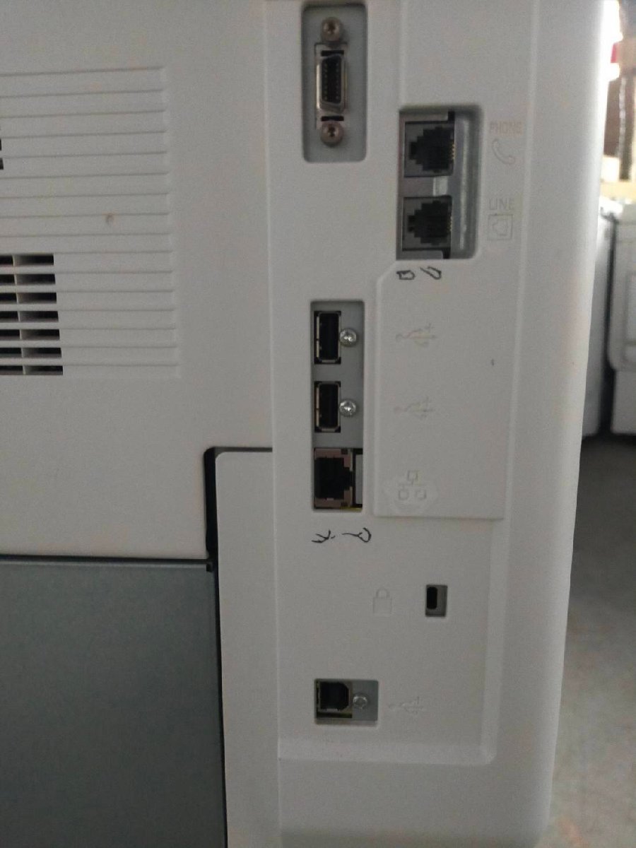 ■【印字3221枚】FUJIFILM/富士ゼロックス A4カラー複合機 ApeosPort C3320◎動作良好◎/2段/C/F/P/S/両面【B1024Z6BH】_画像3