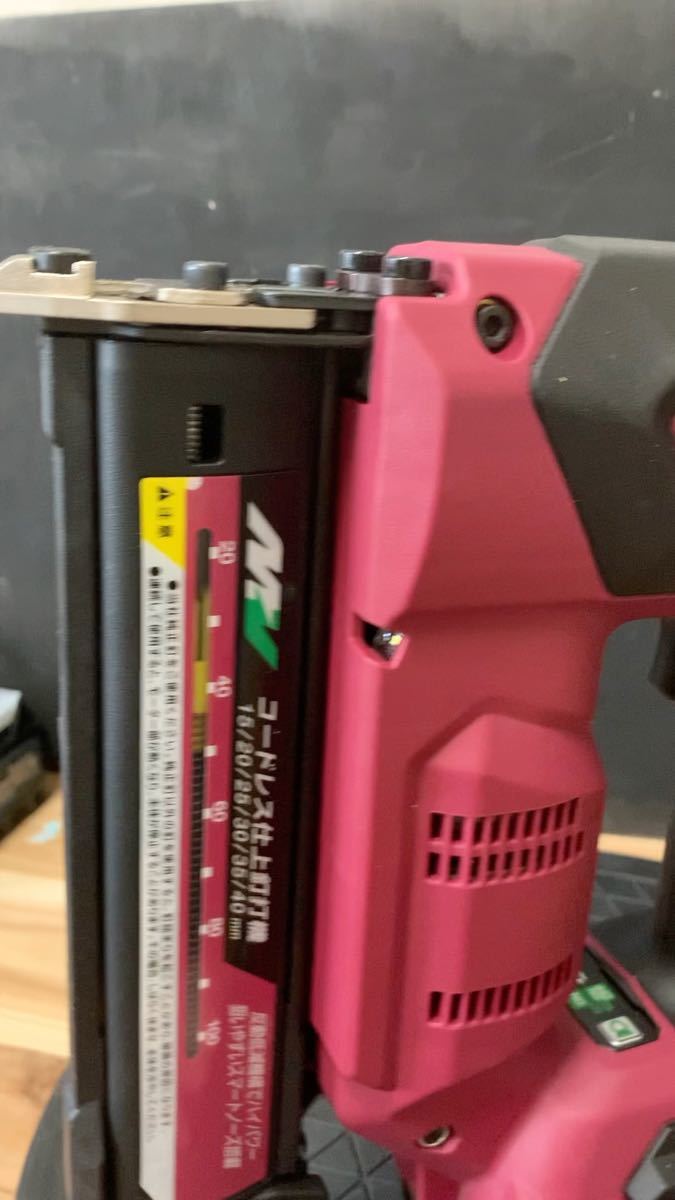 HiKOKI NT3640DA 40mmコードレス仕上げ釘打機 36V限定色 金曜日 HiKOKI NT3640DA 40mmコードレス仕上げ釘打機 36V限定色 金曜日