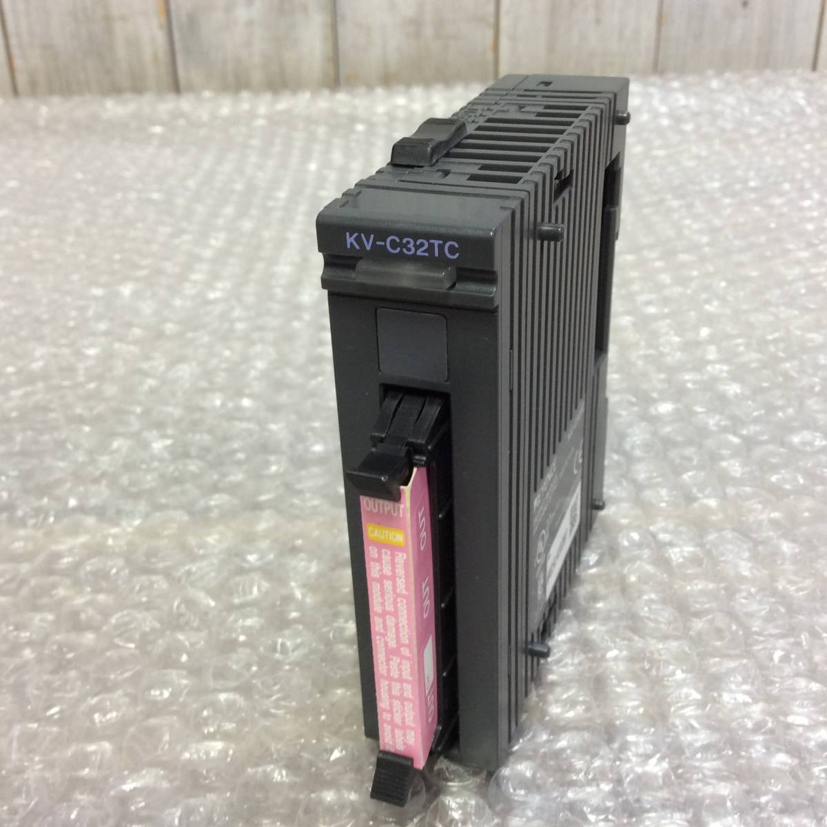 ○【AH-8939】 ☆送料無料☆ 未使用品 KEYENCE キーエンス 32点
