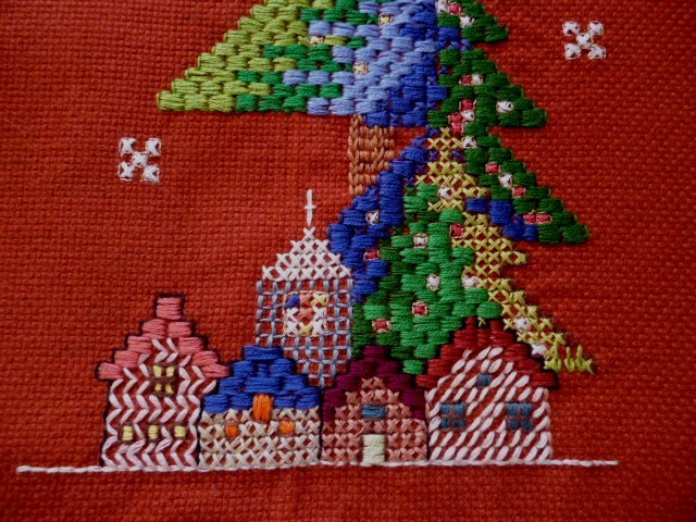  tapestry # Cross stitch * Christmas, sun ta,momi. tree, street average .