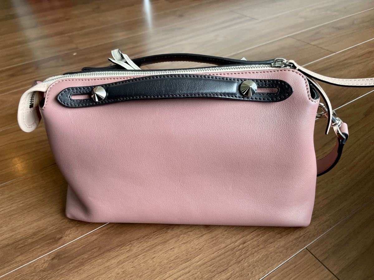 FENDI フェンディ バイザウェイ 限定カラー ショルダーバッグ FENDI フェンディ バイザウェイ 限定カラー ショルダーバッグ
