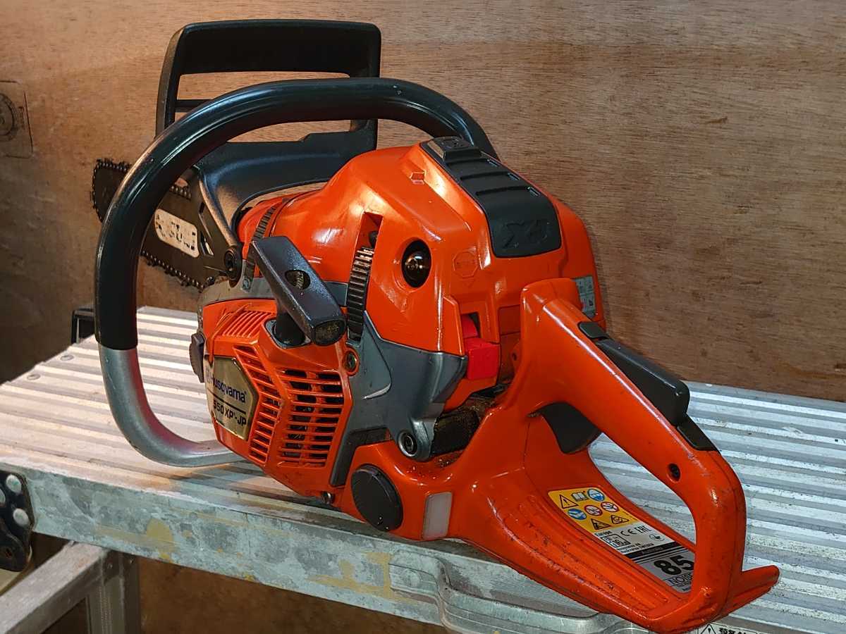 プロ用機種 ハスクバーナ エンジンチェーンソー 550XP husqvarna プロ用機種 ハスクバーナ エンジンチェーンソー 550XP husqvarna