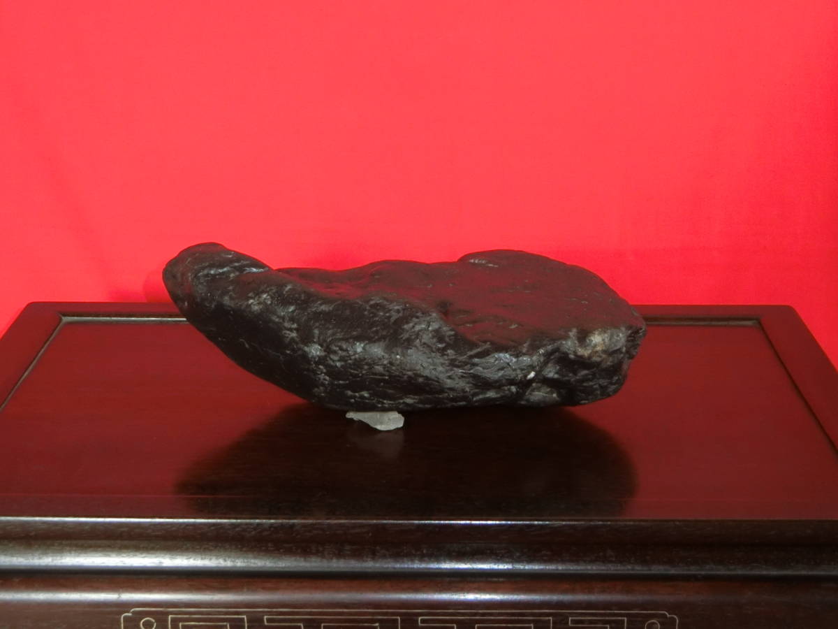 * shohin bonsai * suiseki st .. river stone genuine black appreciation for tray stone .. stone ( the first heart stone )