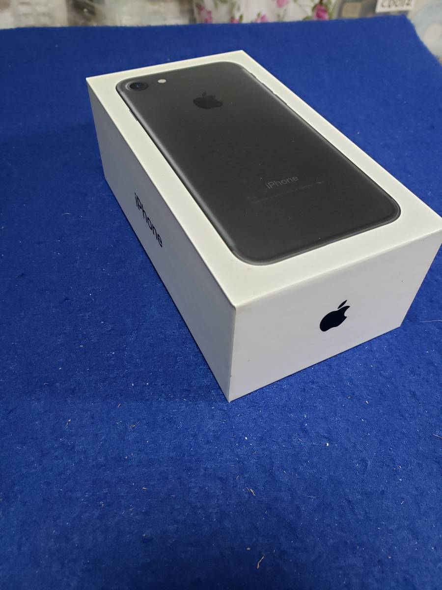 空箱のみの出品です BOX１ iPhone 7 Black 128GB MN922MY/A の箱だけで 付属品は写真参照 アップルシール有 SIMピン有 まとめ取引歓迎の画像1