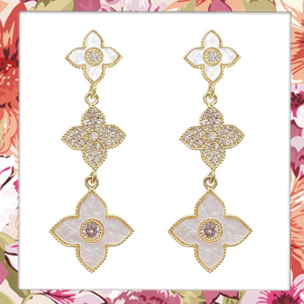 ピアス ゴールド クローバー 四葉 フラワー 花 ホワイトシェル ヴィンテージ