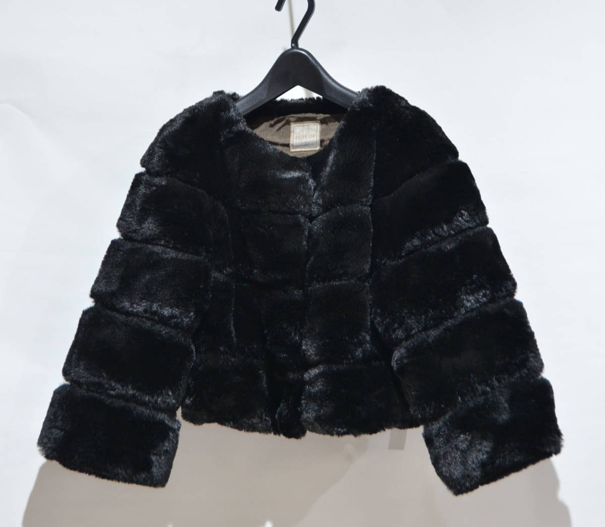 最新人気 DAISY LIN デイジーリン ショート丈 ファーコート LOVE FUR ELEGANT MADAM ブラック Y-314370 Mサイズ 最新人気 DAISY LIN デイジーリン ショート丈 ファーコート LOVE FUR ELEGANT MADAM ブラック Y-314370 Mサイズ