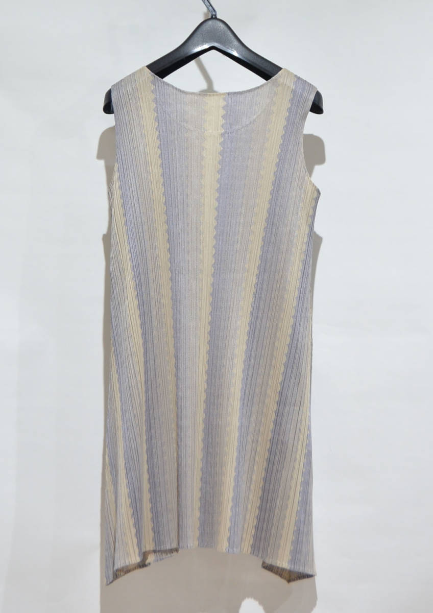 激安大特価! PLEATS ディズニーコレクション ワンピース PLEASE 3