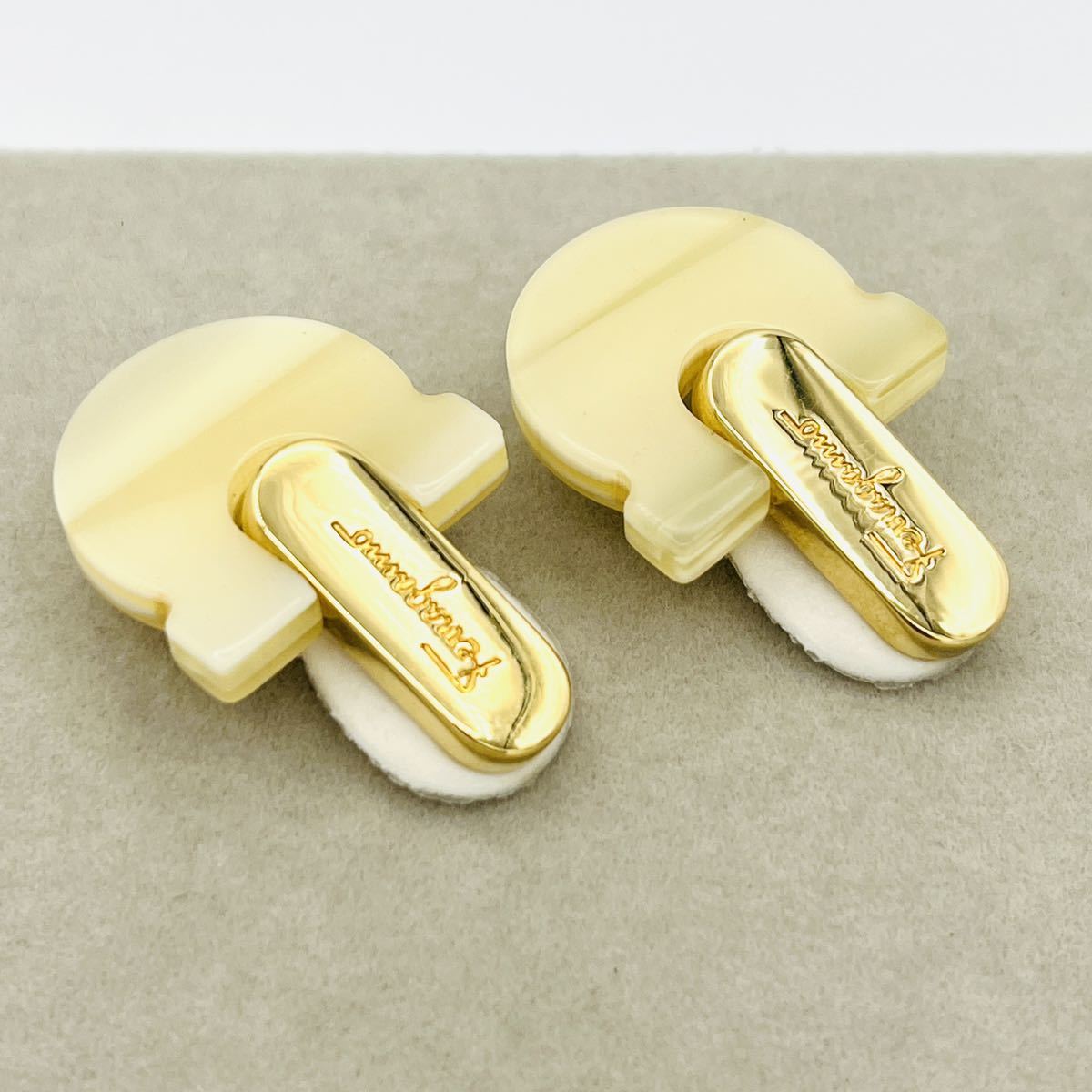 Salvatore Ferragamo サルヴァトーレフェラガモ イヤリング_画像10