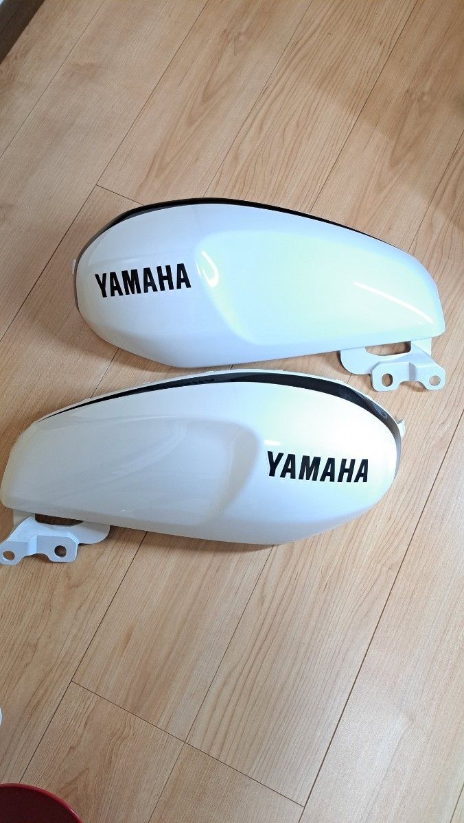 XSR155 タンクカバー&フェンダー&カウル 純正外装5点セット 赤白 XSR155 タンクカバー&フェンダー&カウル 純正外装5点セット 赤白