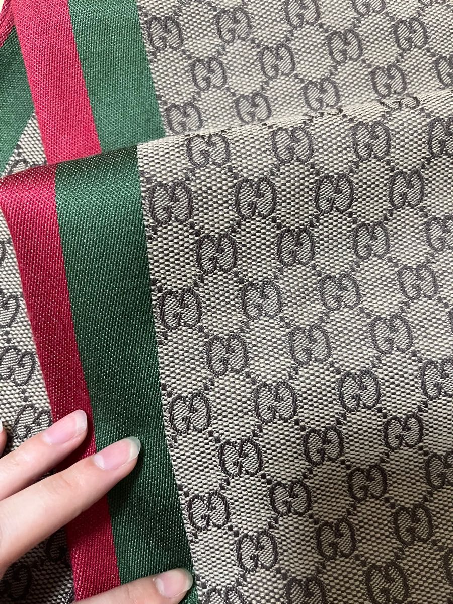 訳あり】 GUCCI グリッタースカーフ スター柄 グリッタースカーフ