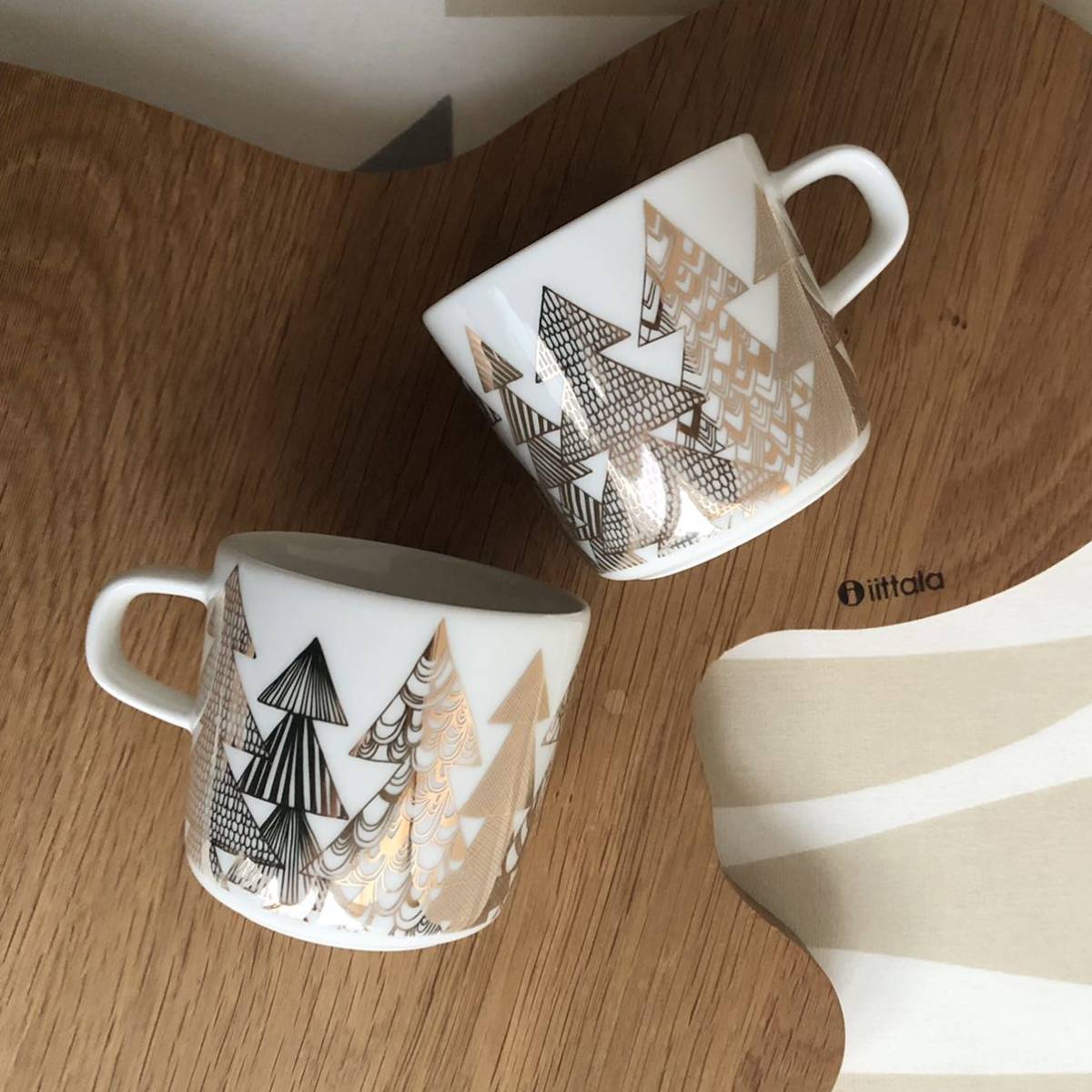 新品 marimekko KUUSIKOSSA クーシコッサ コーヒーカップ ＆ プレート ゴールド_画像3