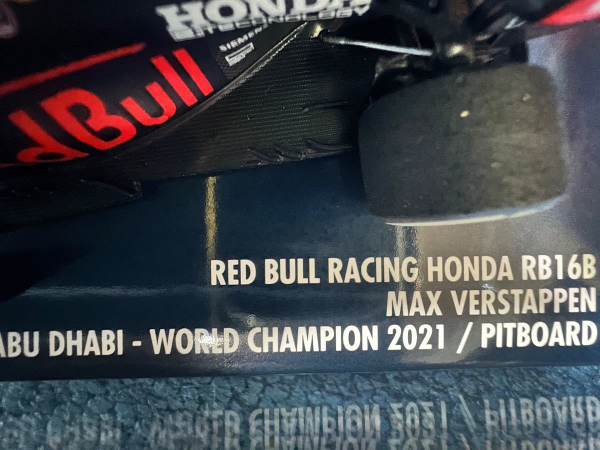 ミニチャンプス　F1 2021年　 レッドブルホンダ　アブダビ　ワールドチャンピオンシップ 1/43