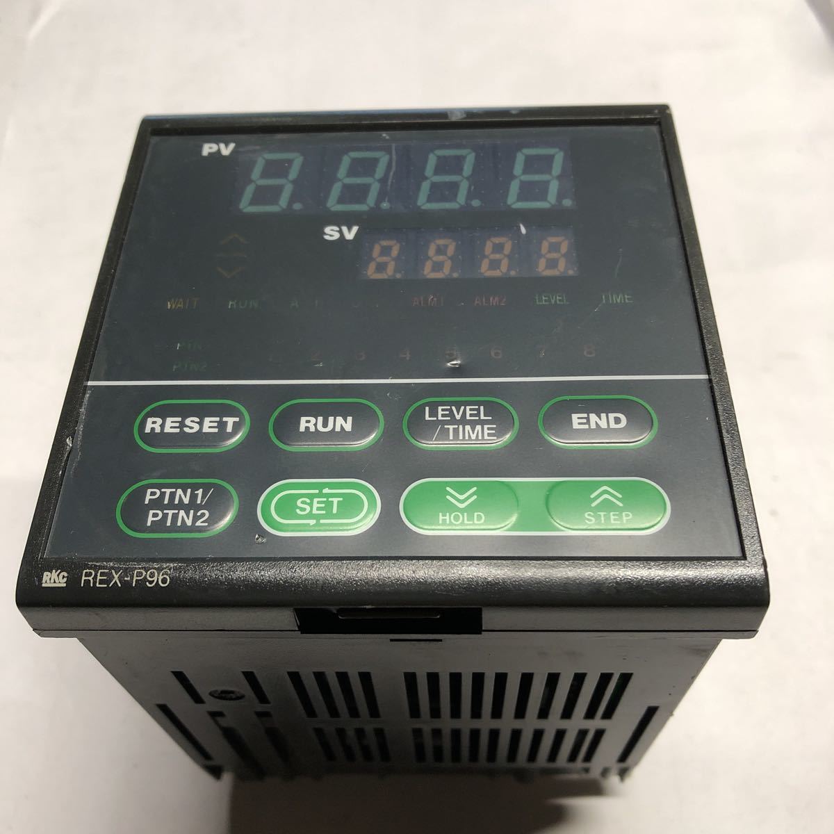 中古 RKC REX-P96FK16-V *GN-Y2-N 温度調節器 (JAJR60903B156 中古 RKC REX-P96FK16-V *GN-Y2-N 温度調節器 (JAJR60903B156