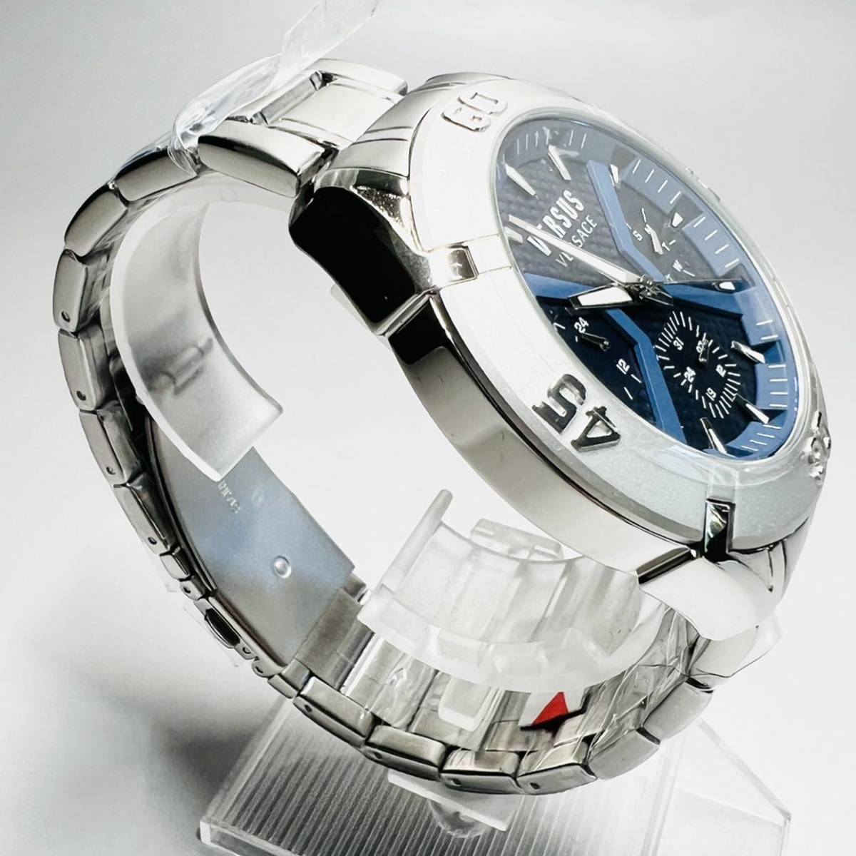 ヴェルサス ヴェルサーチ 定価4万円 シルバークォーツ メンズ腕時計