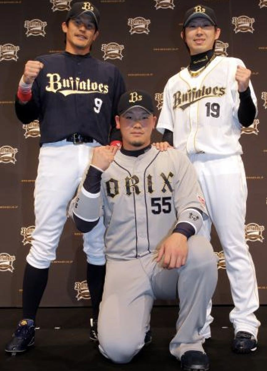 送料無料 即決 オリックス・バファローズ T-岡田選手 送料無料 即決 オリックス・バファローズ T-岡田選手