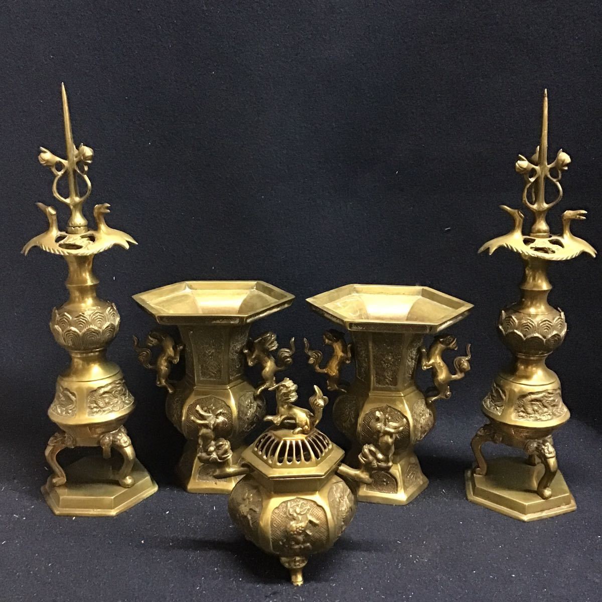 Yahoo!オークション - 燭台 五具足 仏具 仏教美術 花立 金属工芸 Yahoo!オークション - 燭台 五具足 仏具 仏教美術 花立 金属工芸