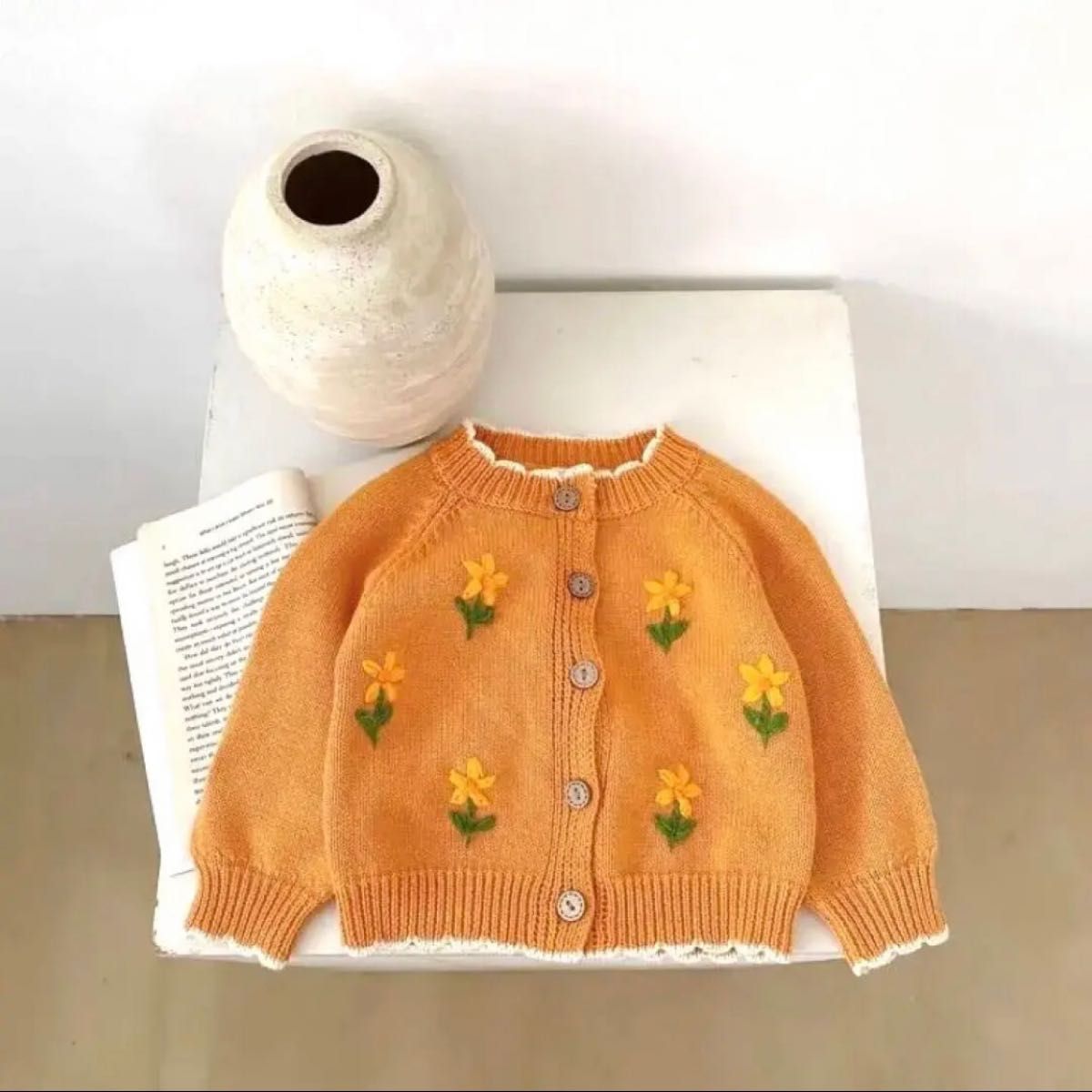 新品　130虹刺繍トレーナー　アイボリー韓国子供服　長袖　男の子　女の子　お揃い