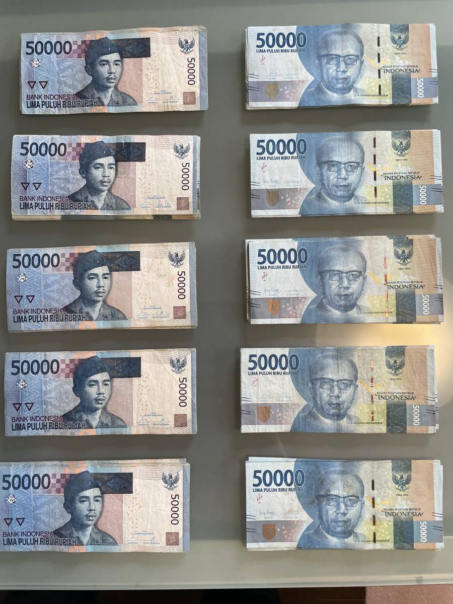 超可爱の インドネシアルピア100万rp インドネシアルピア 旧貨幣 500万