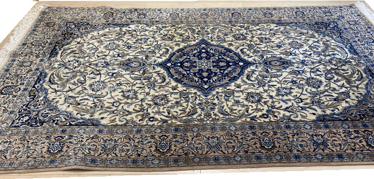 ☆ペルシャ絨毯 イラン・ナイン産 ウール地 約１７０ｃｍx約２９５ｃｍ ・５０～６０年前作製の絨毯です！