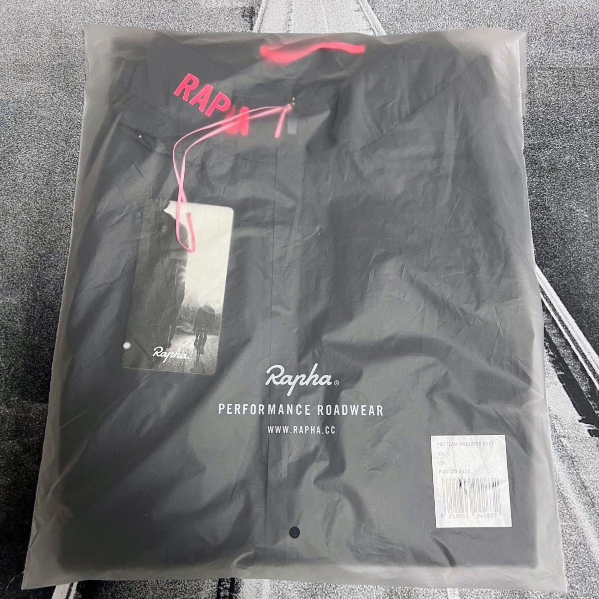 新品 Rapha プロチーム インサレーティッド ジレ カーボングレー