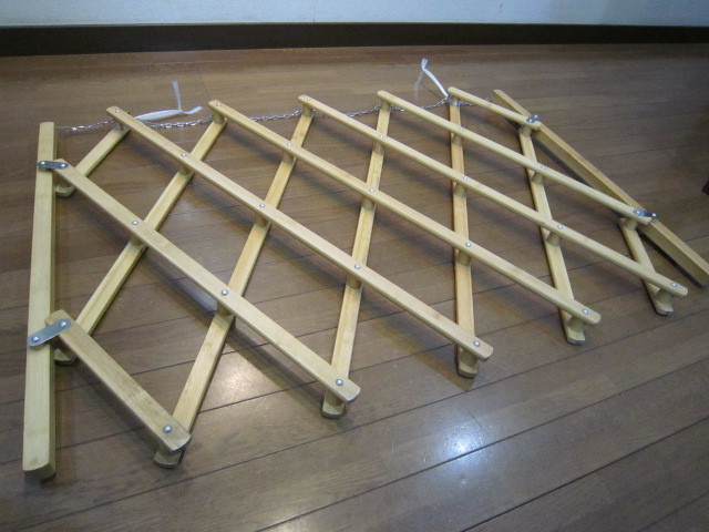 折りたたみタイプの組み立て簡単な竹製ペット ベビーフェンス　ガード　アコーディオン式_画像9