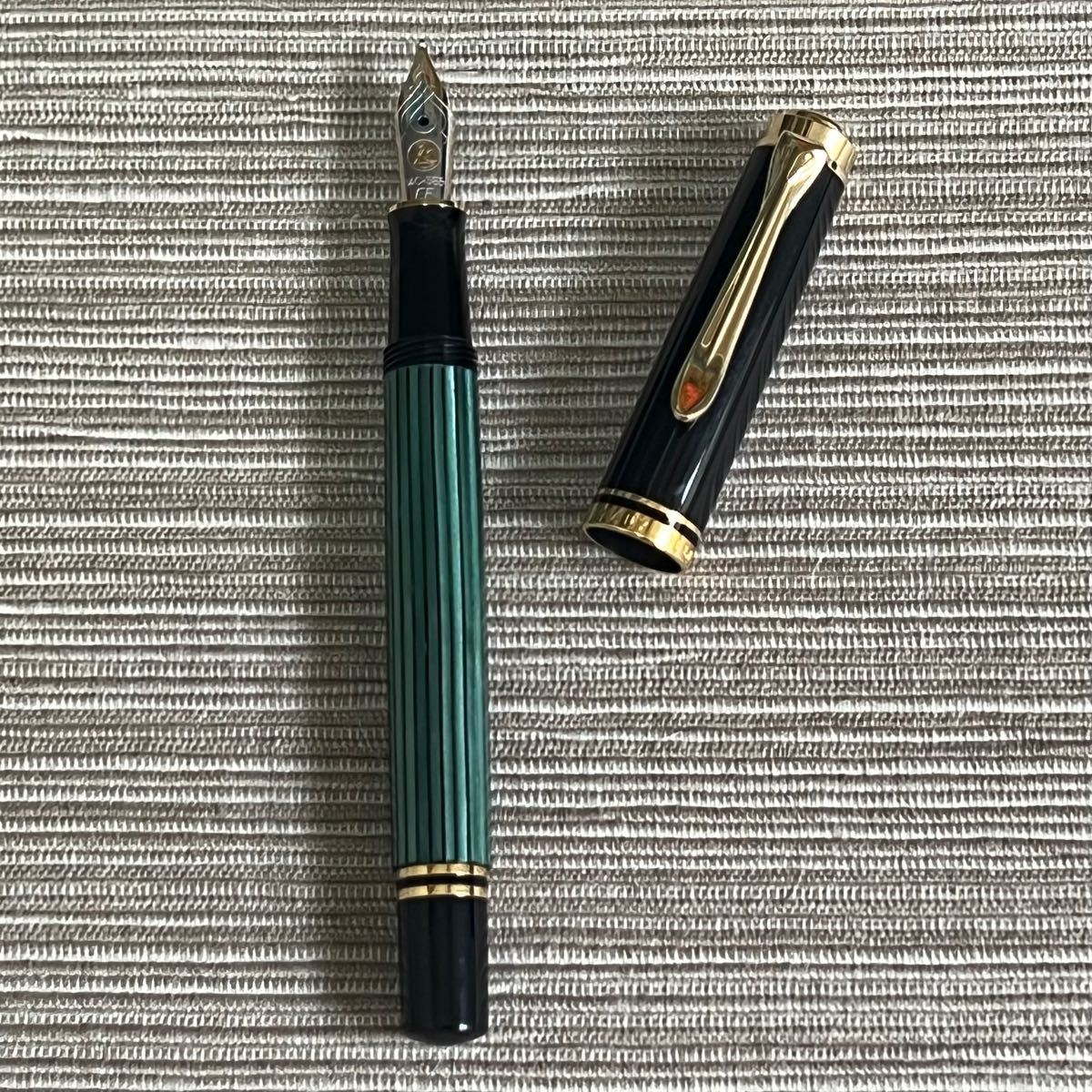 Pelikan ペリカン <br>万年筆 スーベレーン M400 グリーンストライプ B 