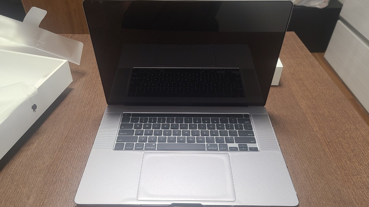 激安正規 MacBook 15インチCore Pro Pro Apple 16インチ i7 US