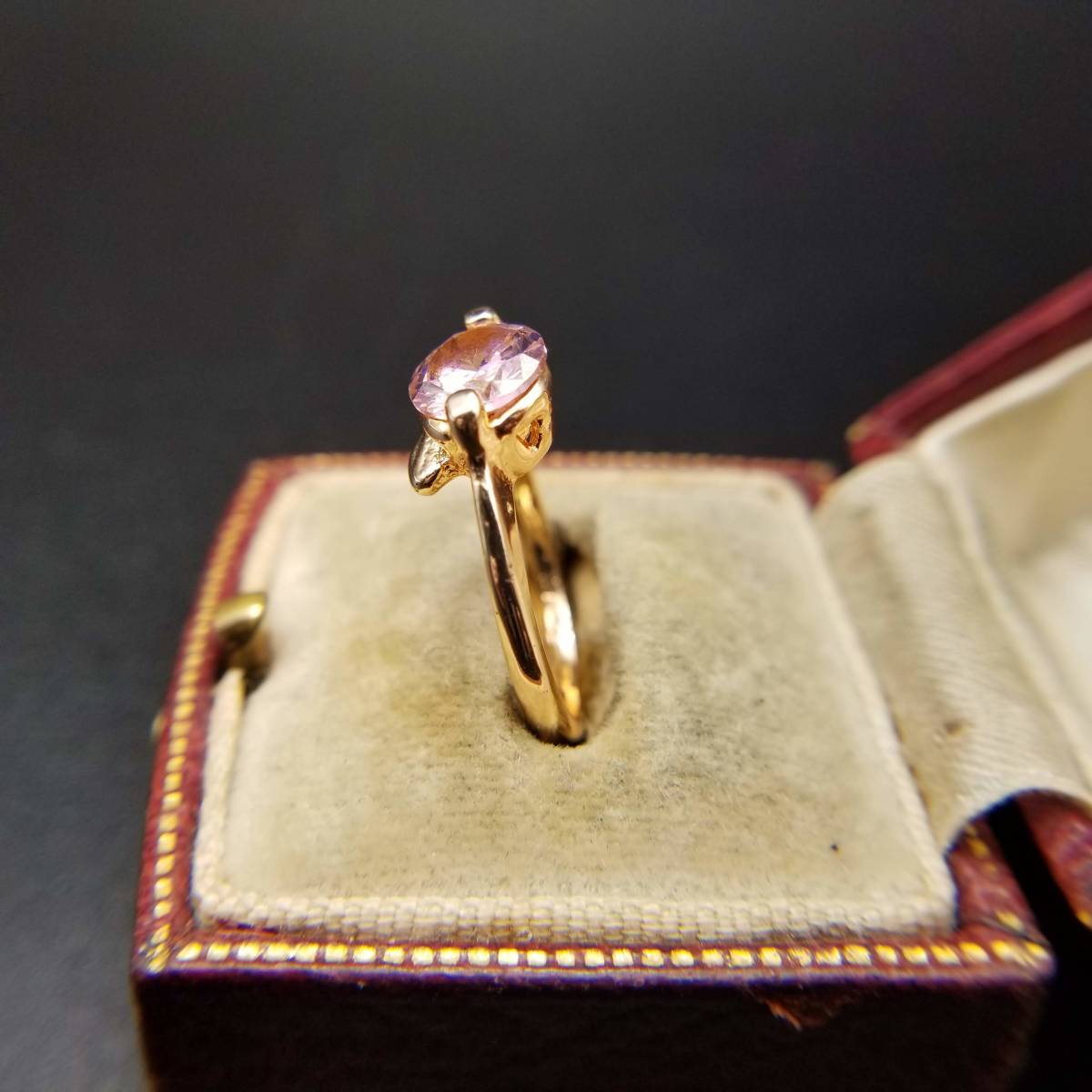 1970～1990年代 AVON ラインストーン ピンク ラウンド ゴールドトーン 米国 アールデコ ヴィンテージ リング 指輪 彫金 ビンテージ S82_画像3