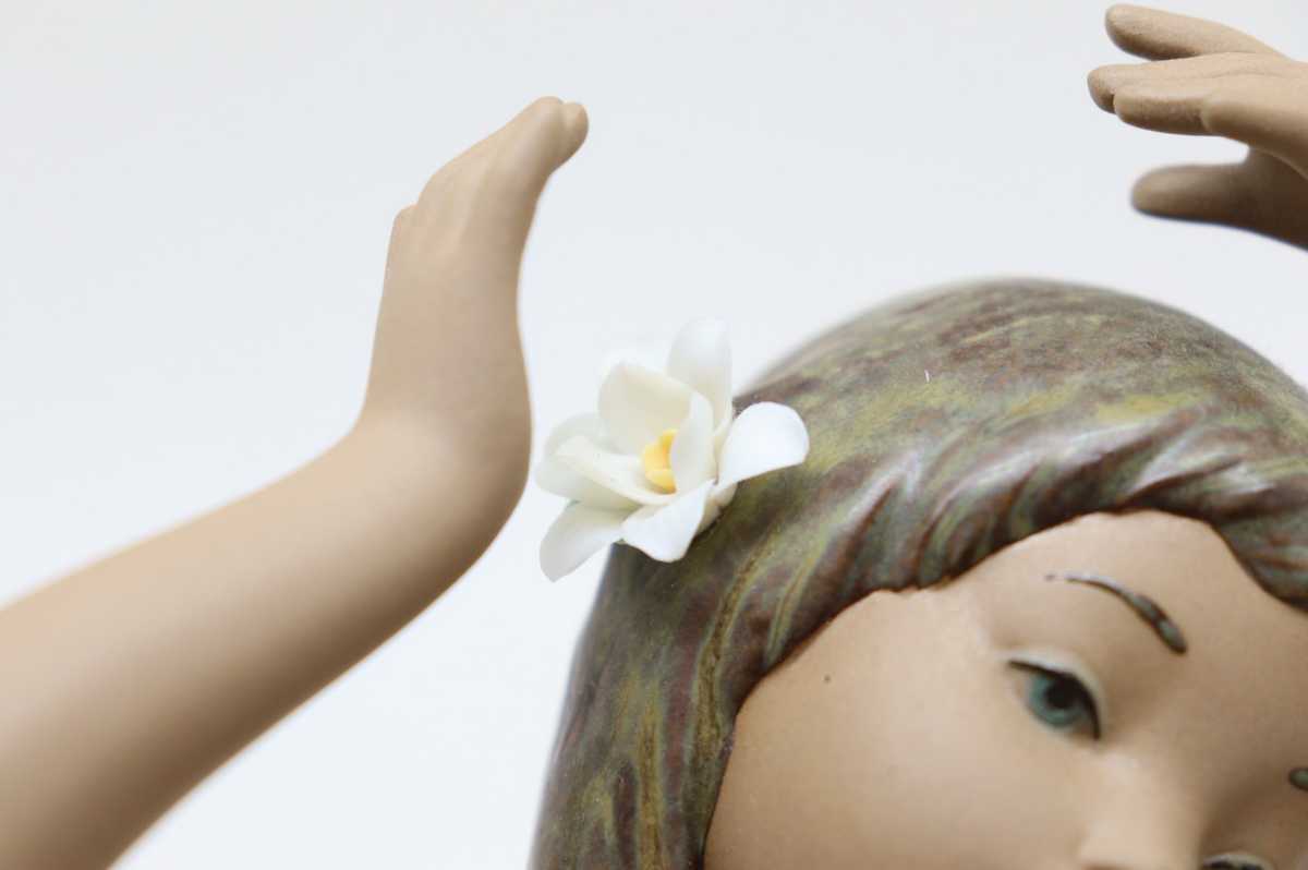 リヤドロ LLADRO アイランドビューティー　TROPICAL FLOWER 2385 フィギュリン　陶器人形 置物