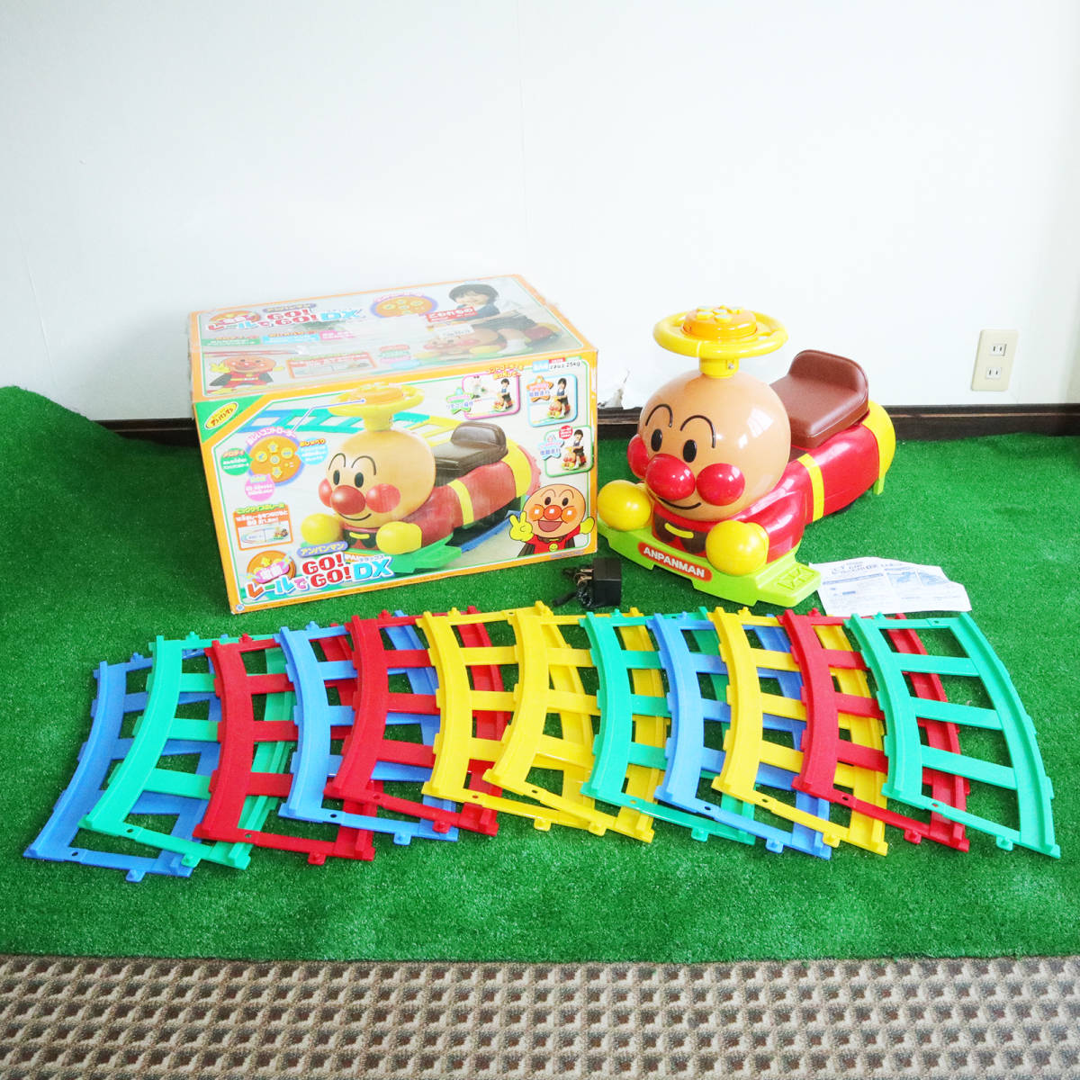 アンパンマン 電動レールでGO! GO! DX - 通販 - guianegro.com.br