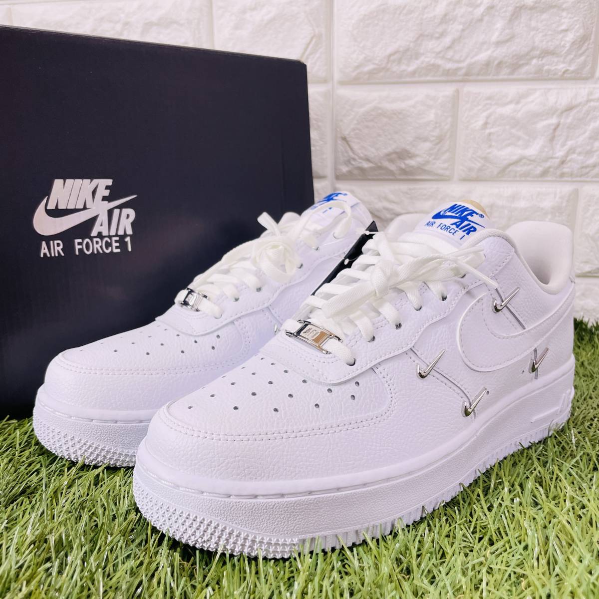 即決 ナイキ ウィメンズ エアフォース1 ロー ’07 LX シスターフッド Nike WMNS Air Force 1 Low 白 ホワイト 25.5cm 送料込み CT1990-100