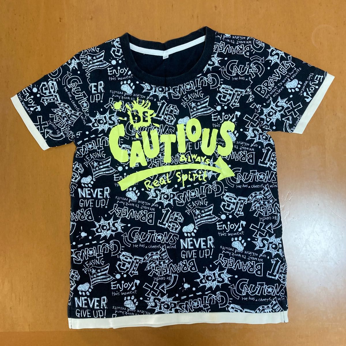 キッズダンス　半袖Tシャツ　サイズ130 ダメージあり