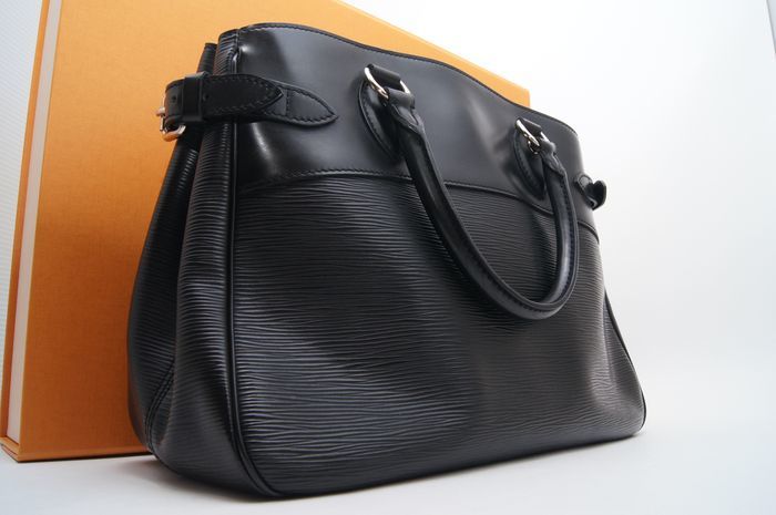 税込) ルイ ヴィトン Louis Vuitton エピ パッシィPM