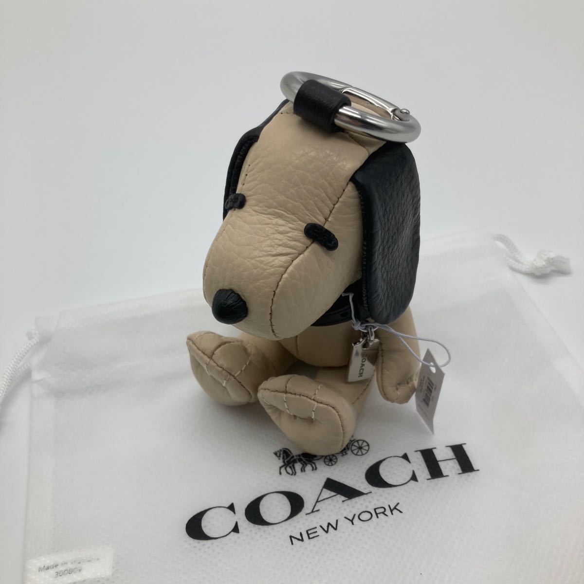 新品 COACH コーチ スヌーピー バッグチャーム キーホルダー - 小物