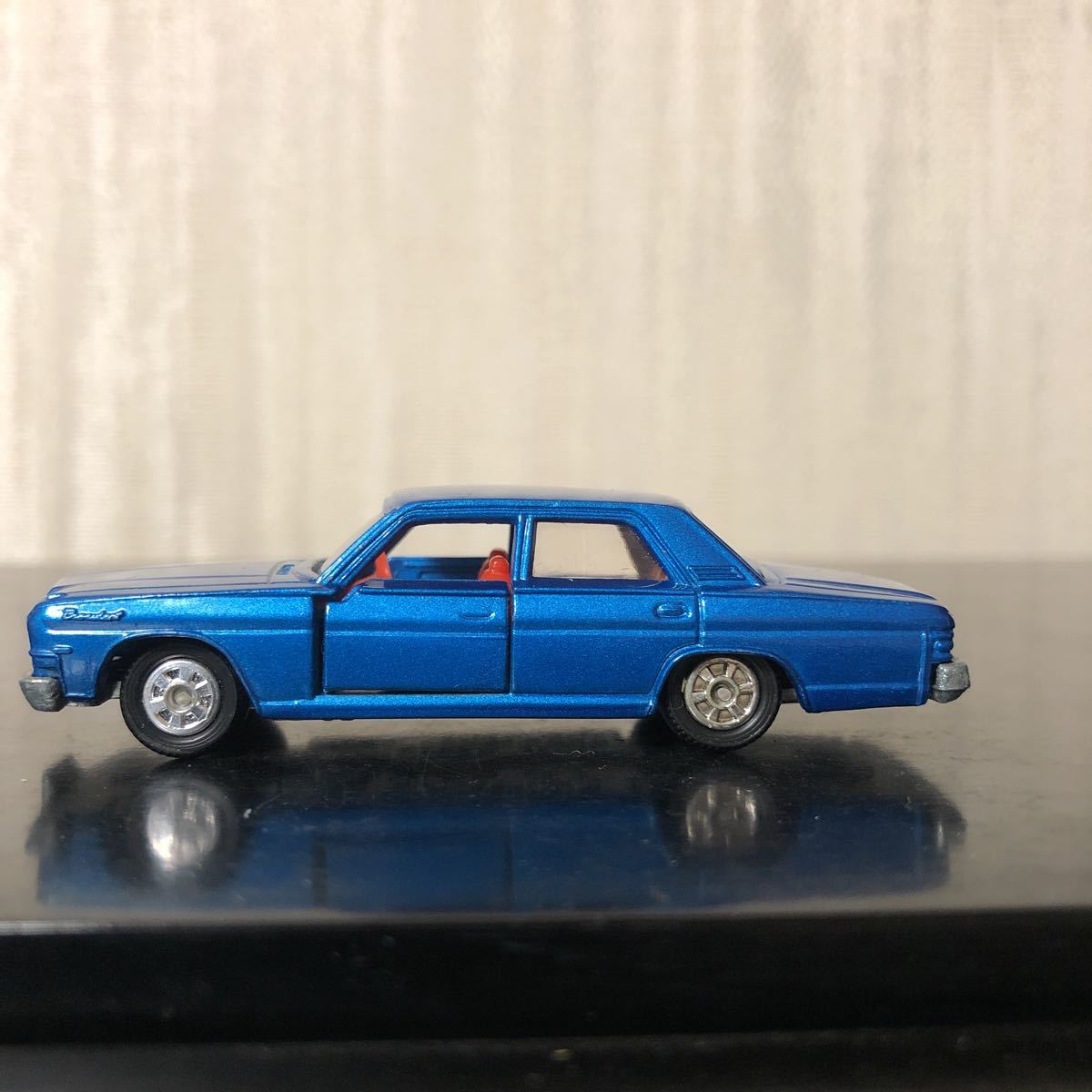 トミカ プレジデント 1Fホイル Yahoo!オークション - トミカ 黒箱 日本製 日産 プレジデント 1F