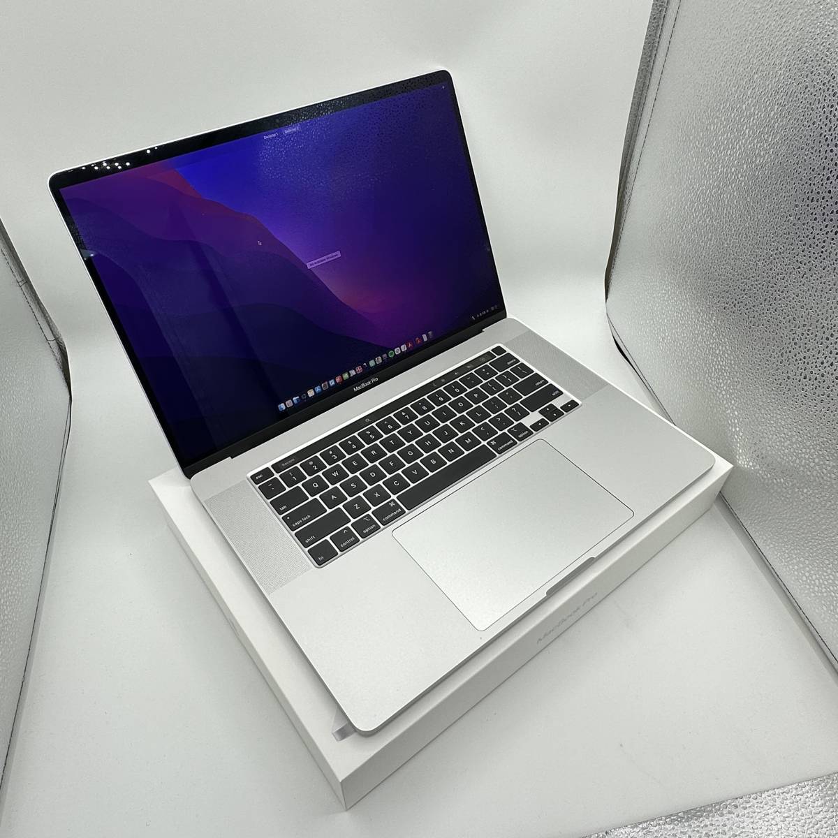 MacBook Pro 16インチ 2020 64GB 2.4GHz 引出物