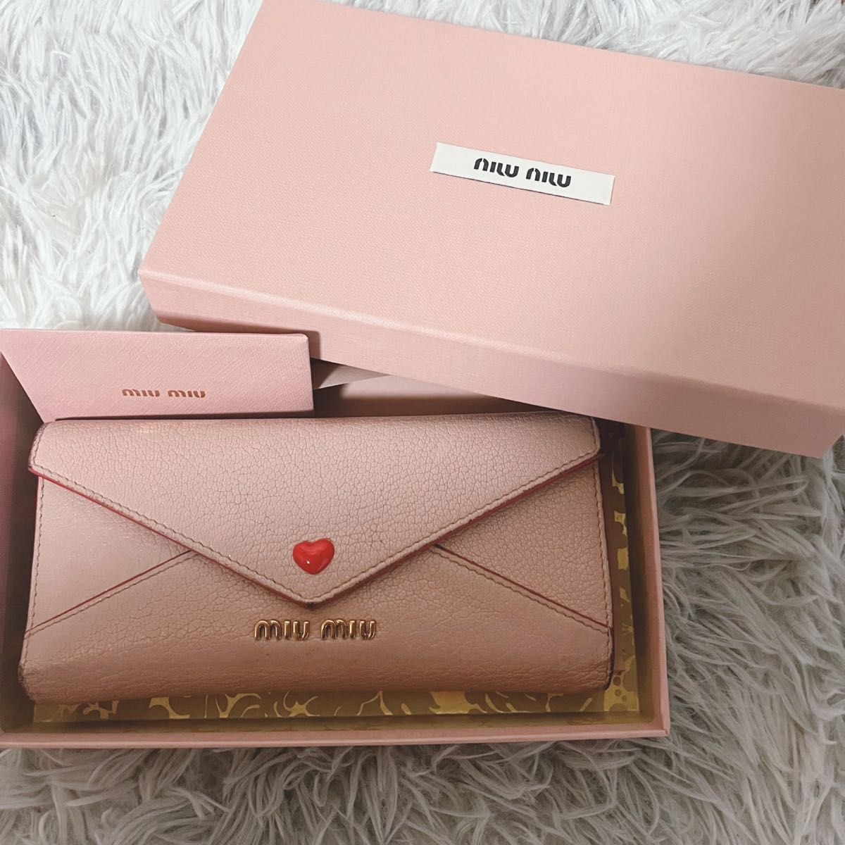 miumiu 財布 ラブレター