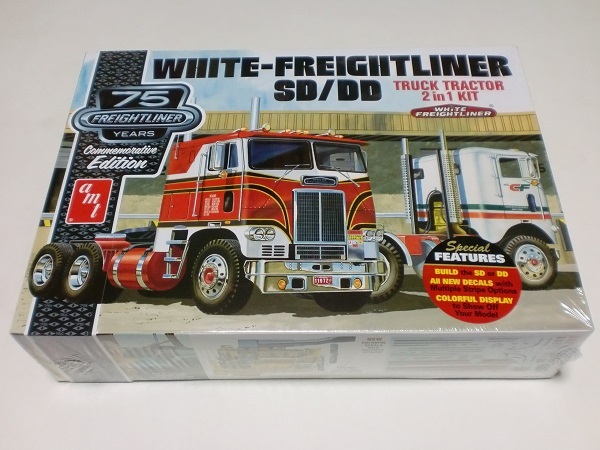 AMT 1/25 ホワイト フレイトライナー キャブオーバー トレーラーヘッド 75周年記念 White Freightliner SD/DD Tractor Cab 75th 2in1 1046
