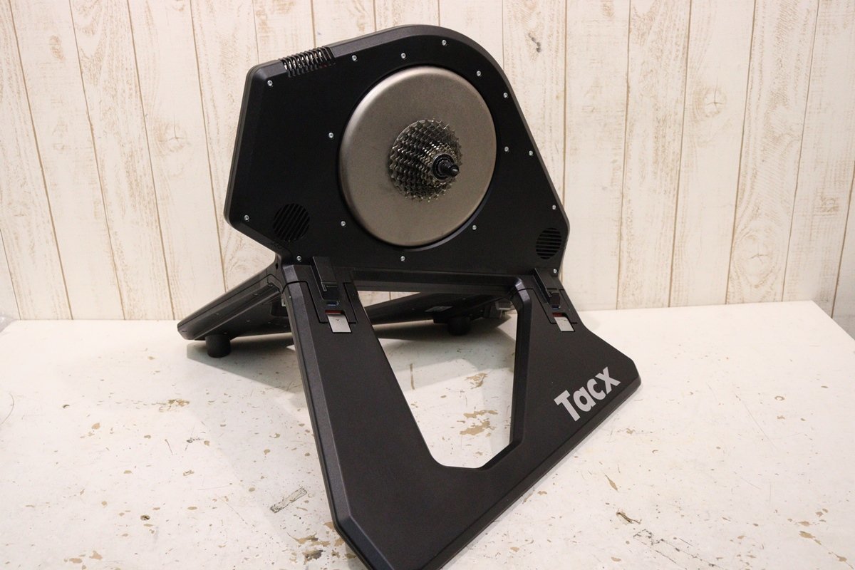 安心発送】 Tacx 免税品 NEO2 smart smart cs-5800付き www