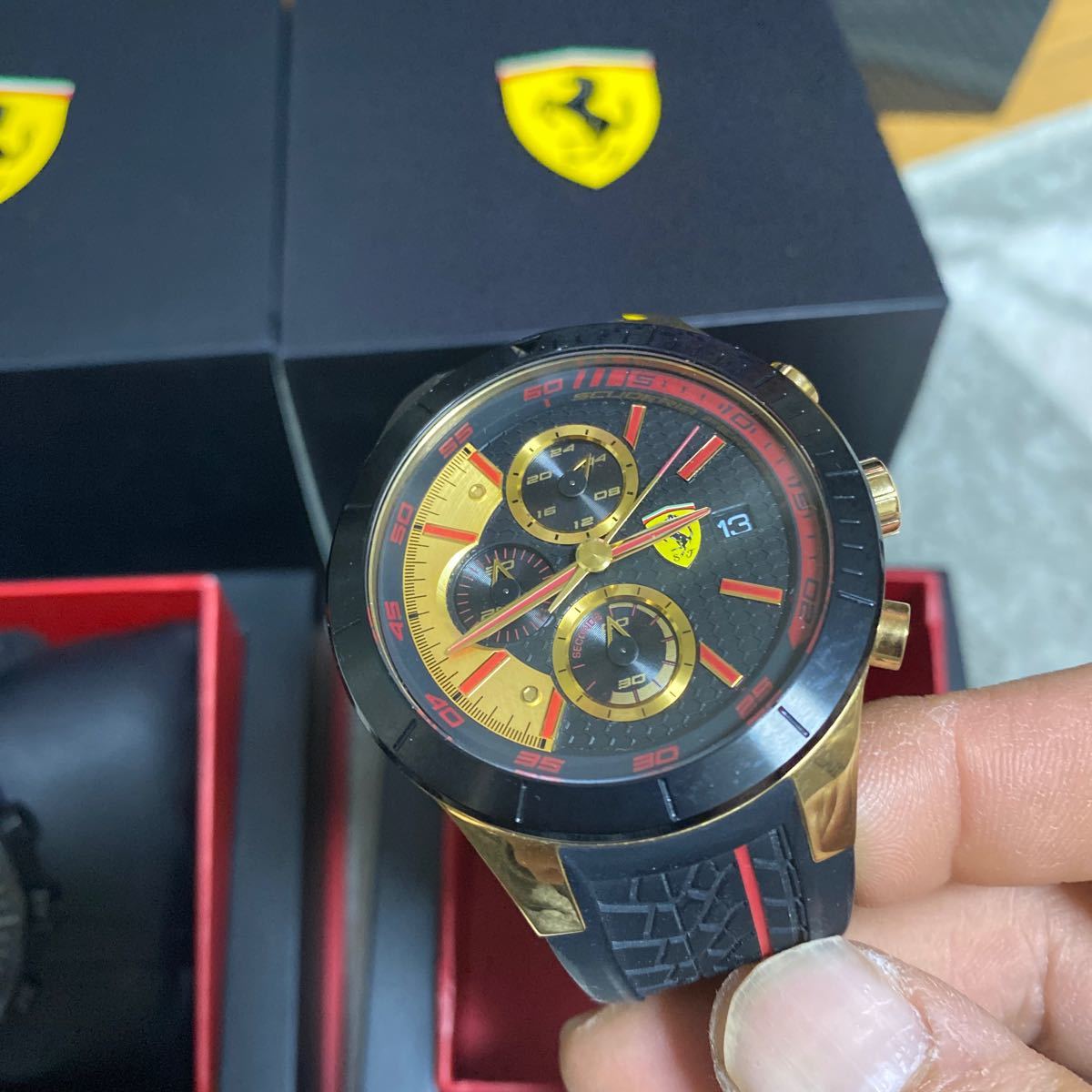 半額】 フェラーリ 純正 スクーデリア ウォッチ アブダビ 腕時計 新品