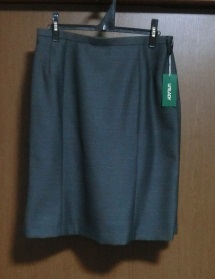 【未着用品】オフィスユニホーム スカート サイズ：１９号 　カラー：グレー スカート丈：５９ｃｍ_画像1