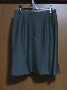 【未着用品】オフィスユニホーム スカート サイズ：１９号 　カラー：グレー スカート丈：５９ｃｍ_画像2