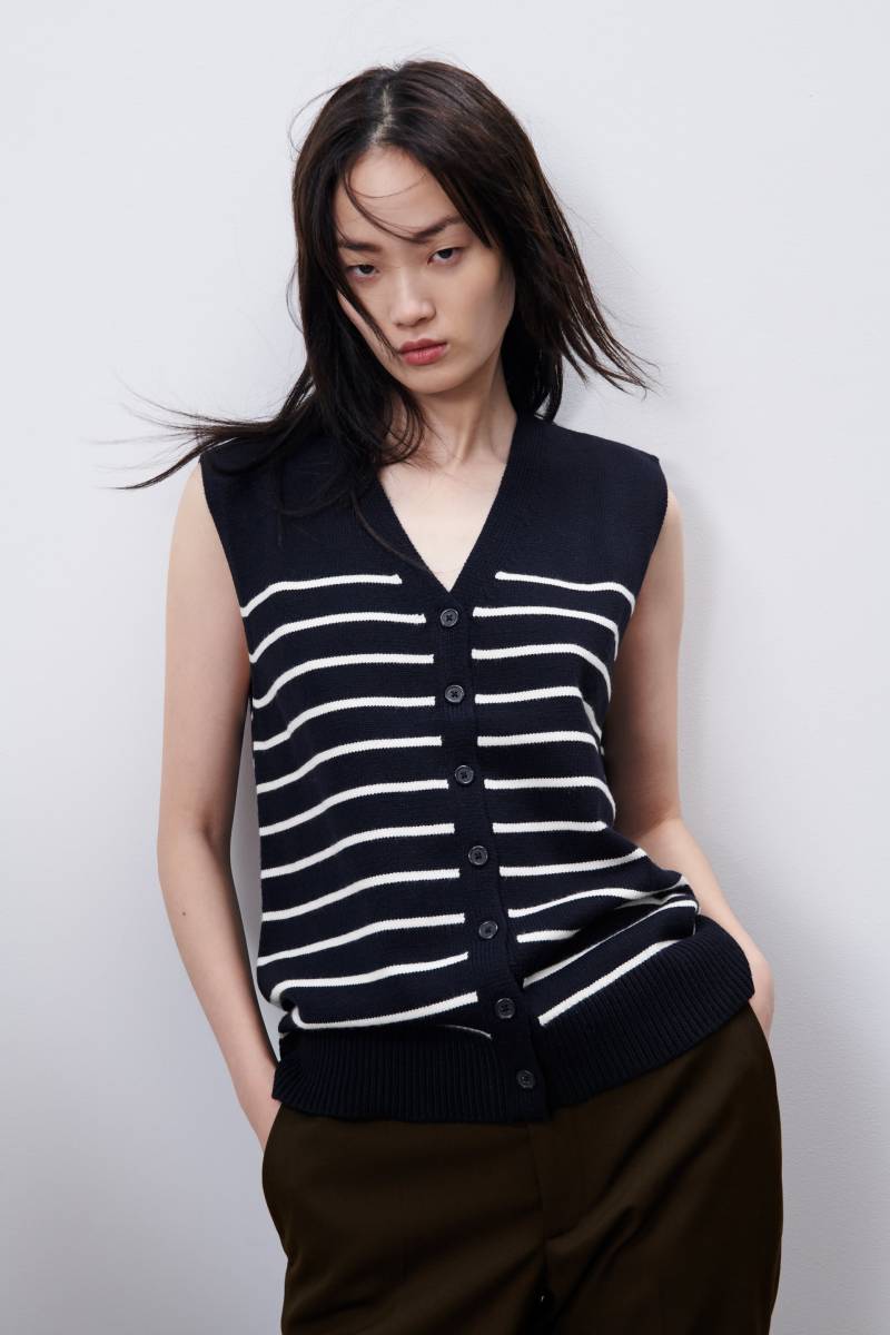 Yahoo!オークション - (H11084) ザラZARA 前ボタン ニットベスト Yahoo!オークション - (H11084) ザラZARA 前ボタン ニットベスト